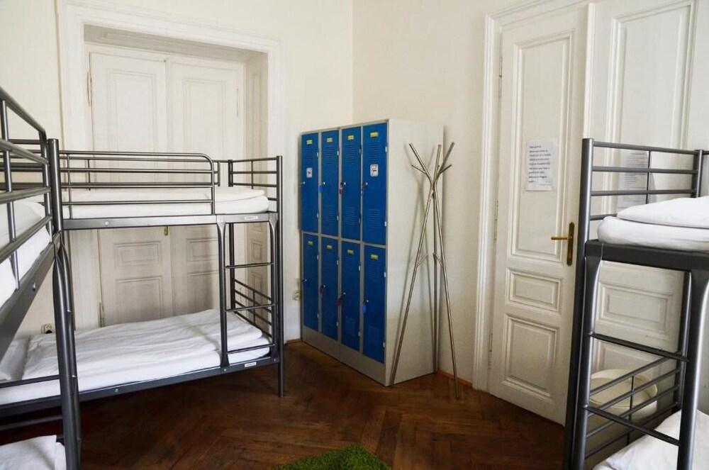 The Republic Garden - Hostel