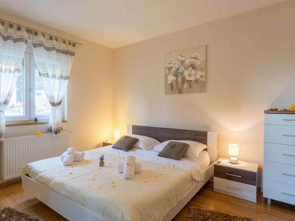 Beautiful Villa in Lisicic With Private Pool