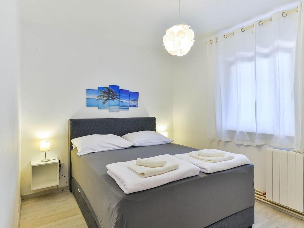 Holiday Home With Private Pool and spa