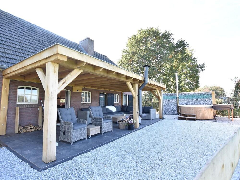 Beautiful Holiday Farm in Holten With hot tub and Sauna