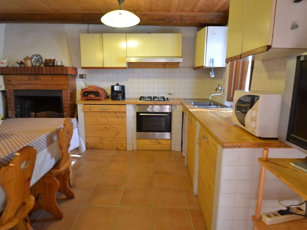 Cottage in Marliana With Private Pool