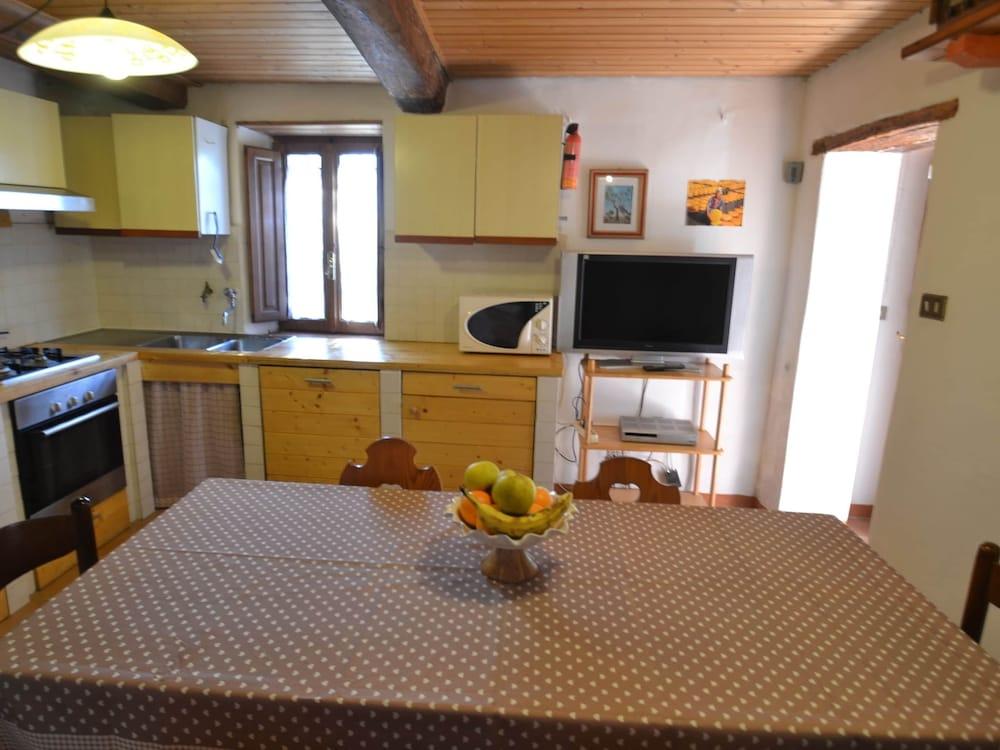 Cottage in Marliana With Private Pool