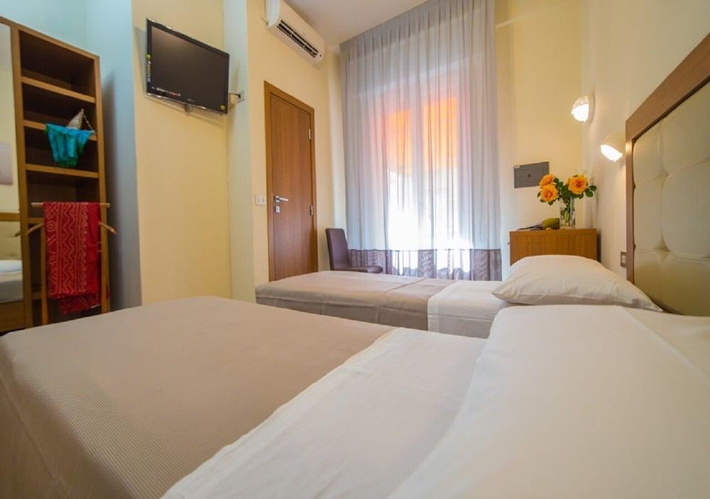 Mediterraneo Hotel & Suites