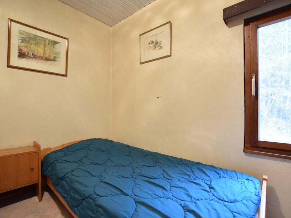 Forest Cottage With Ponds