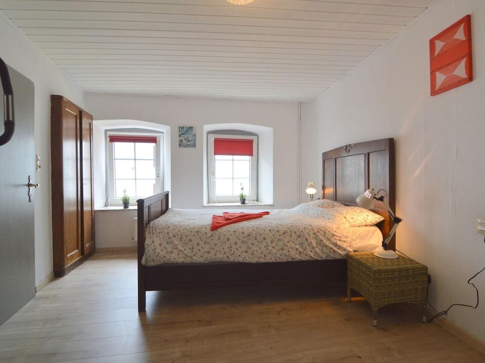 Veltenhaus: Historic Retreat