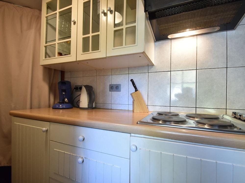 Cottage With Bubble Bath