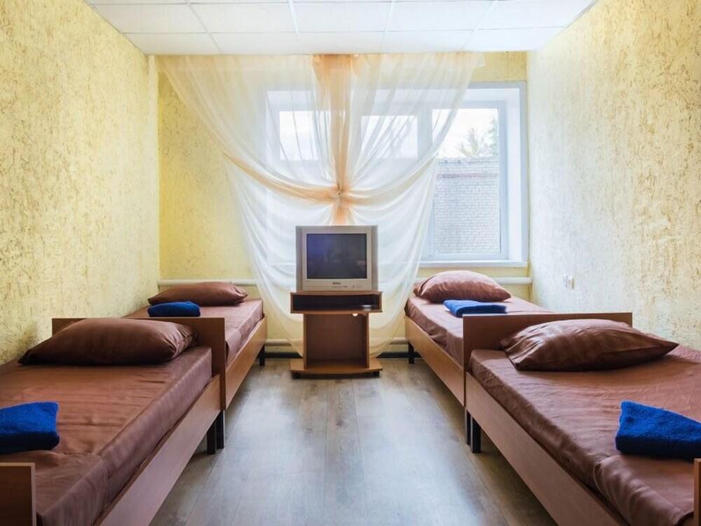 Dorozhny Guest House