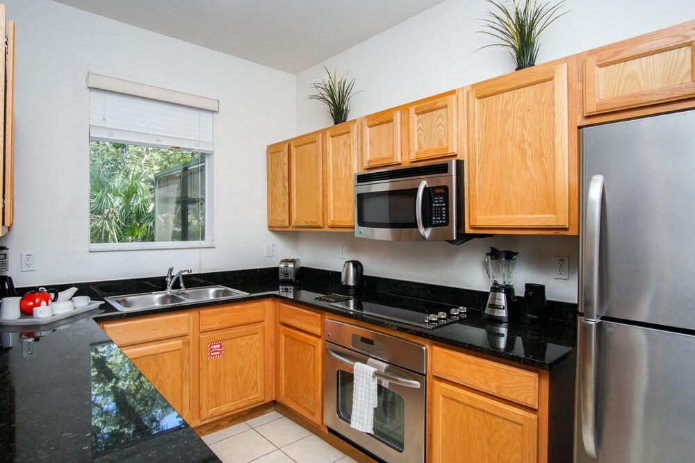 Lightning Pit Stop - 2757