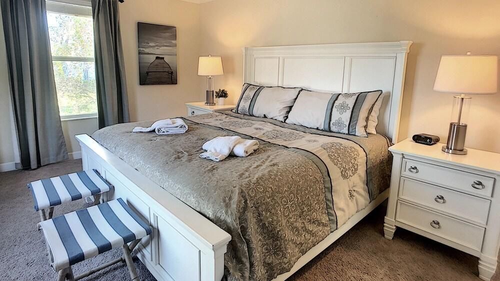 Lilo & Stitch's Villa