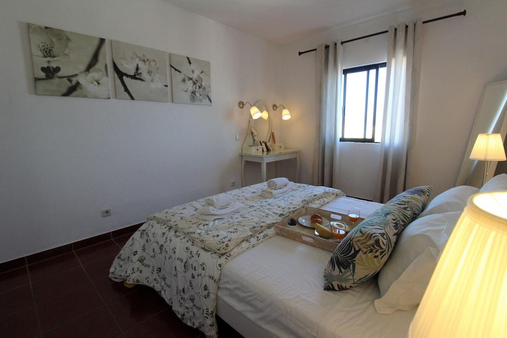 Cerro Albufeira sea View