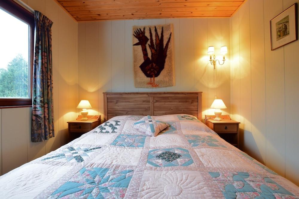 Comfortable Cottage Near Lake Cherapont