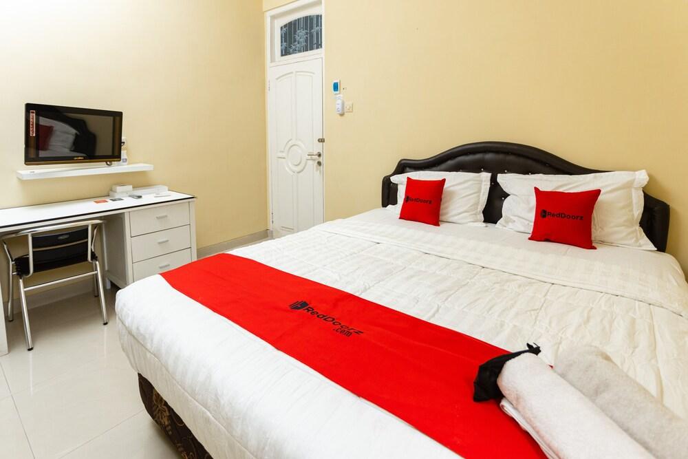 RedDoorz @ Danau Bratan