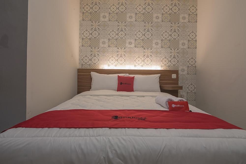 RedDoorz @ Kiaracondong