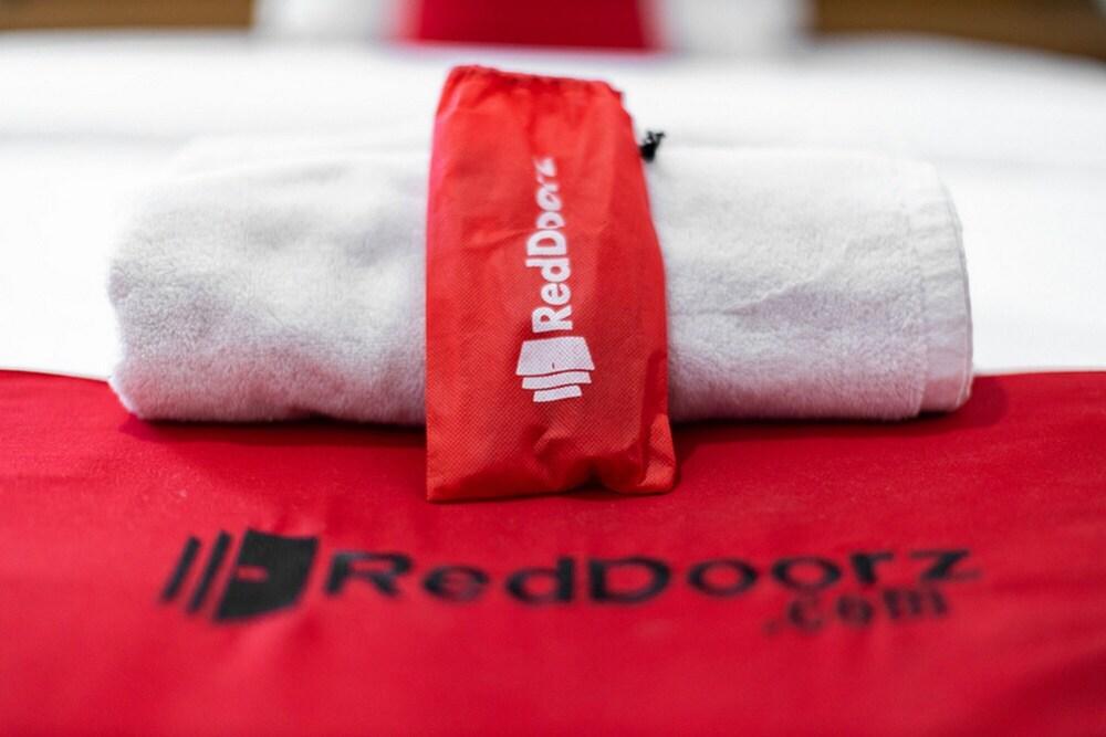 RedDoorz @ Jalan Maengket Manado