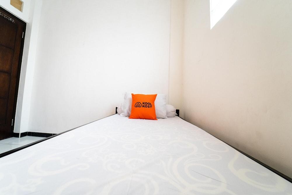 KoolKost Syariah near MRT Lebak Bulus Station