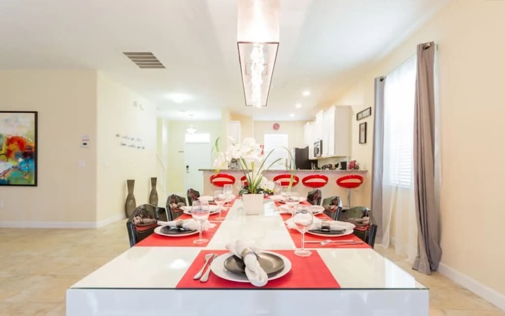 5 bdrm home - Champions Gate Resort