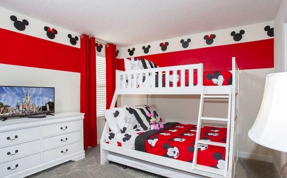 6 Bedroom Home at Champions Gate