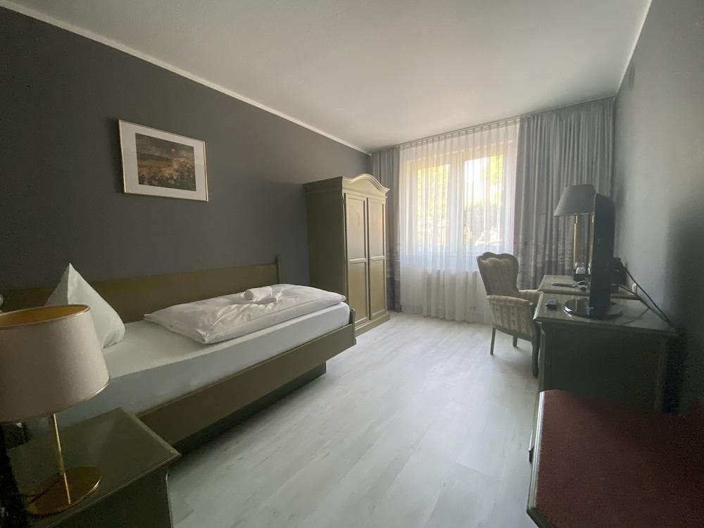 SL'otel im Parforcehaus