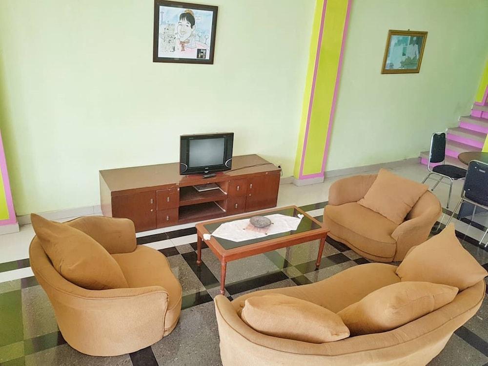 Graha LPP Pramindo Inn