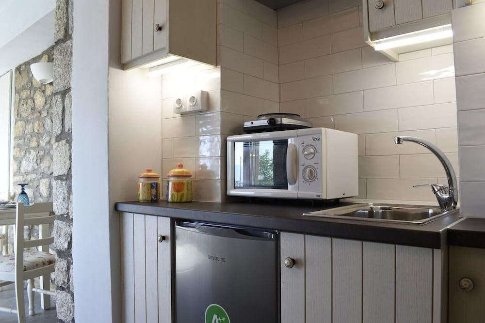 Stone Studio With Sea Views Near the Beach