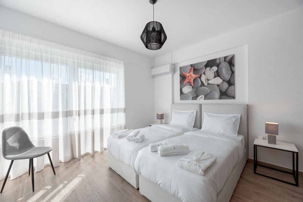 Costa Vasia Suites & Apartments