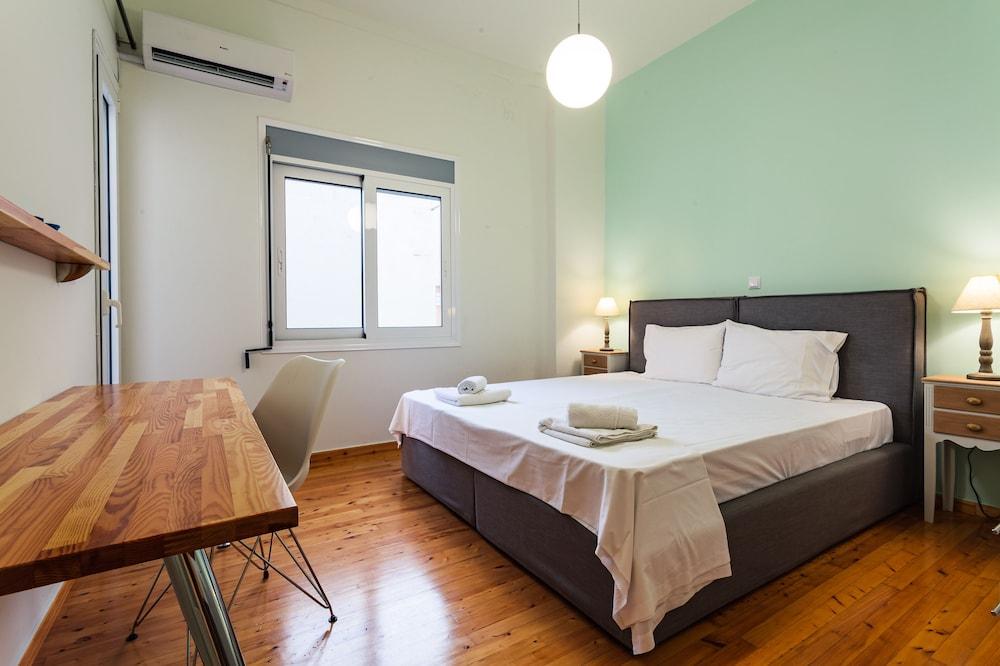 Upscale Modern Escape in the Historic Center