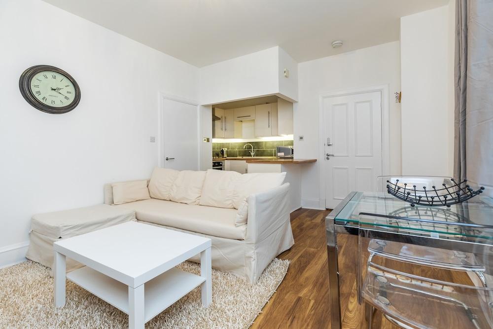 Dbeautifiers Apartments - Adults Only