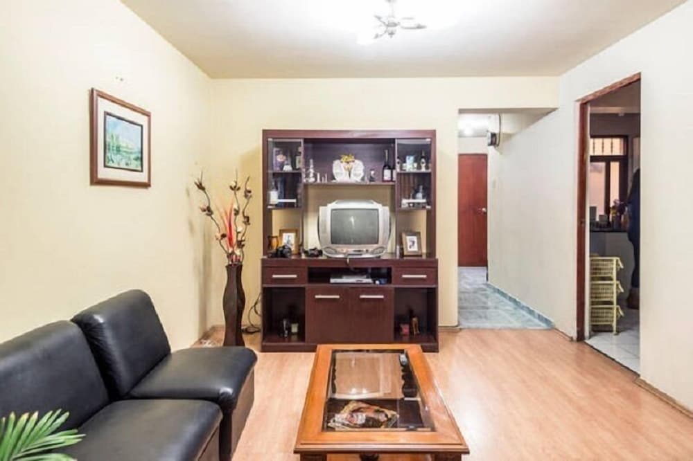 Callao Backpacker - Adults Only