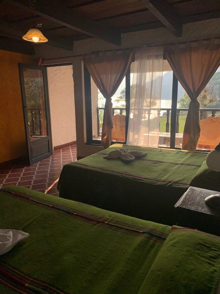 Hotel Bahia Atitlan