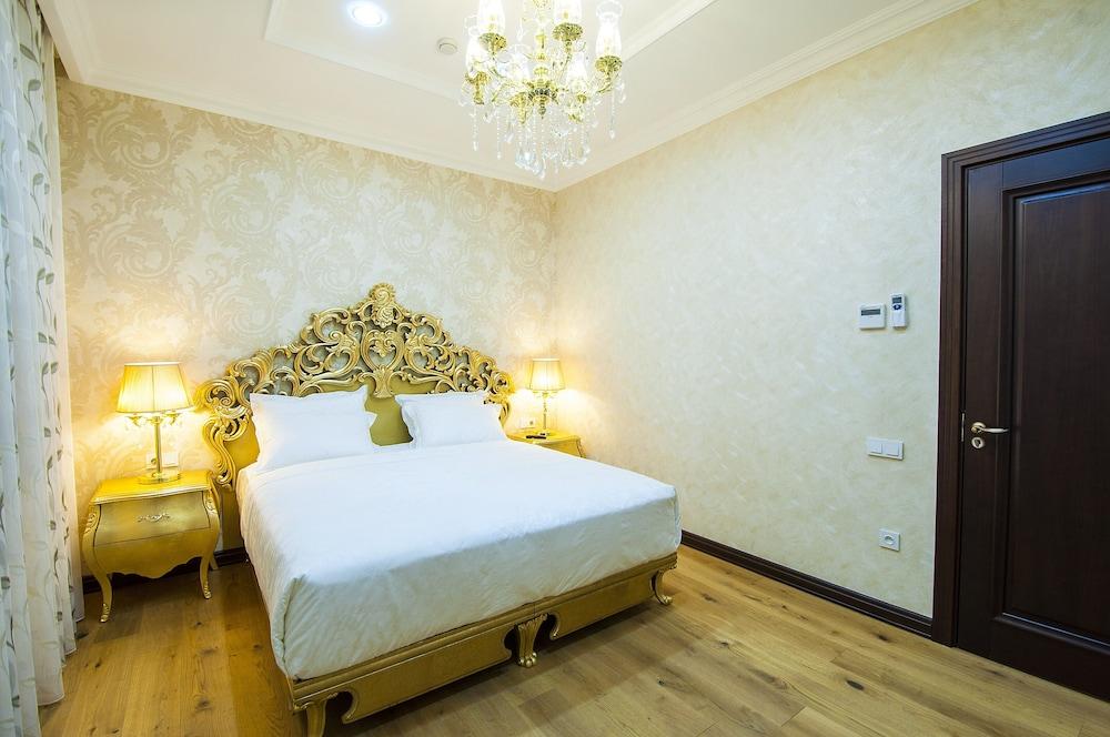 Royal Residence Hotel