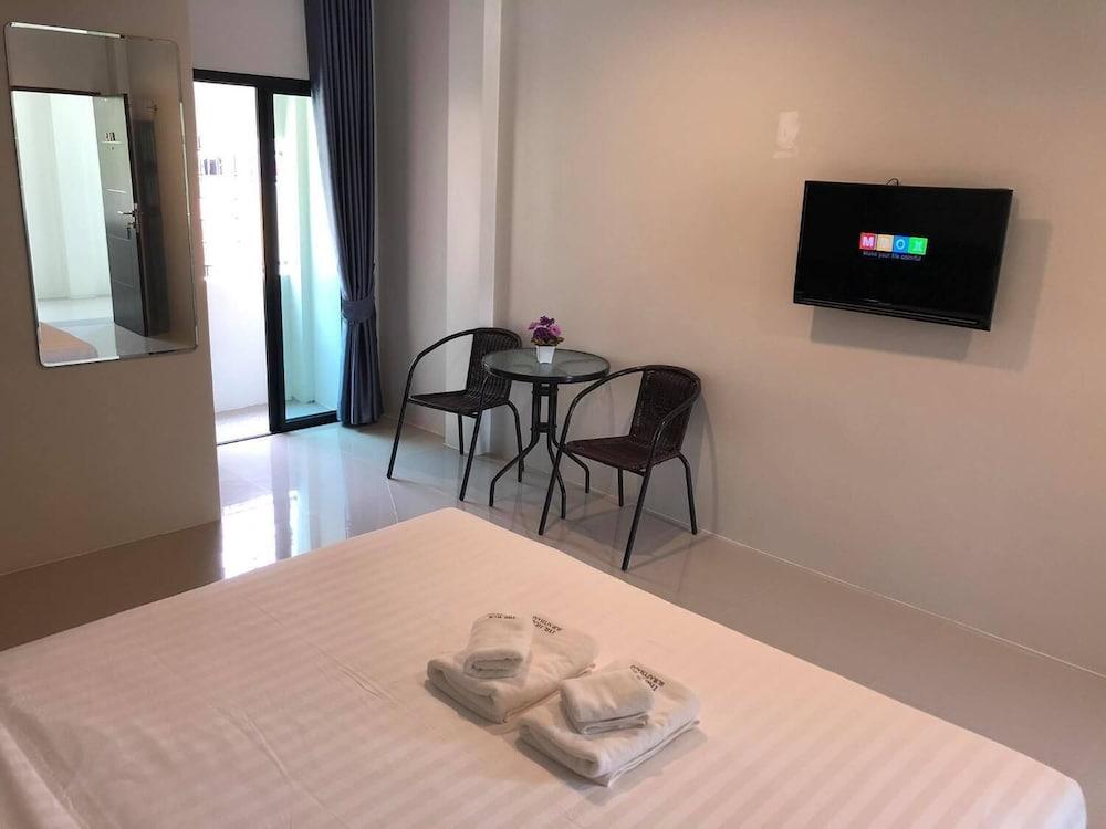 The Hub Suratthani Hotel