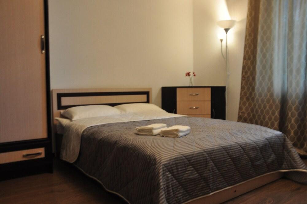 Apartment on Energetikov 11