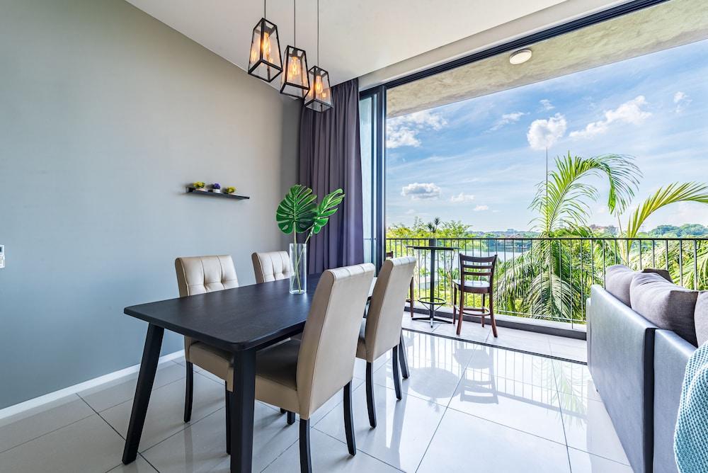 Dream City By Himmel