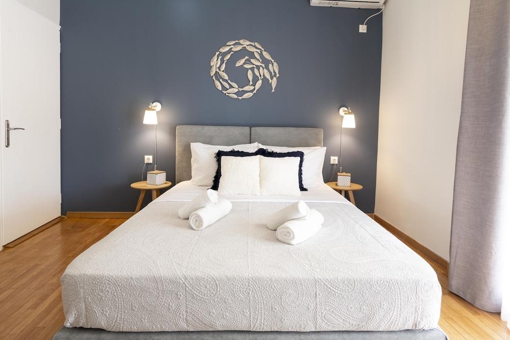 Dandelion Apartment with Acropolis View