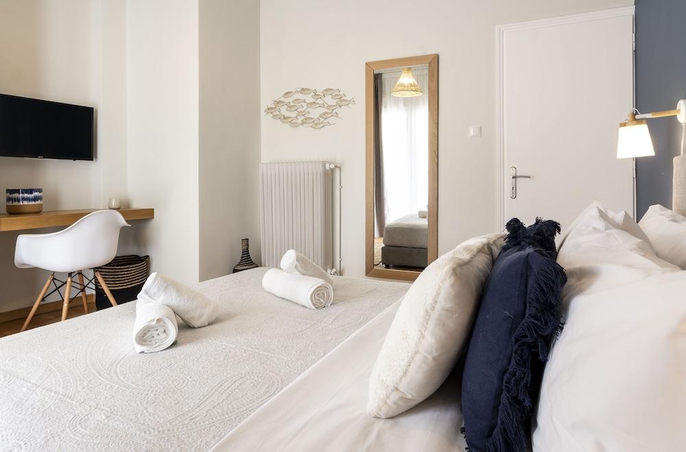 Dandelion Apartment with Acropolis View