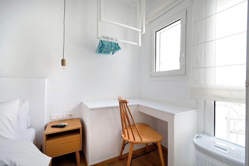 Jade's and Tala's Apartment - Acropolis View