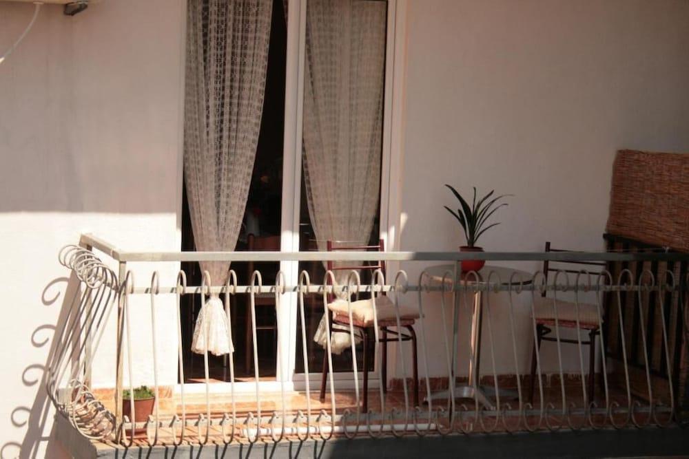 Studio Apartment on the Beach