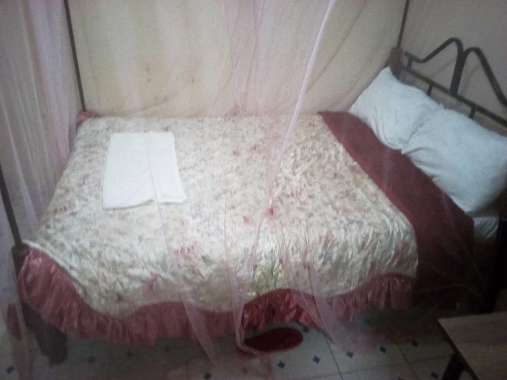 Merybyplace Guest House