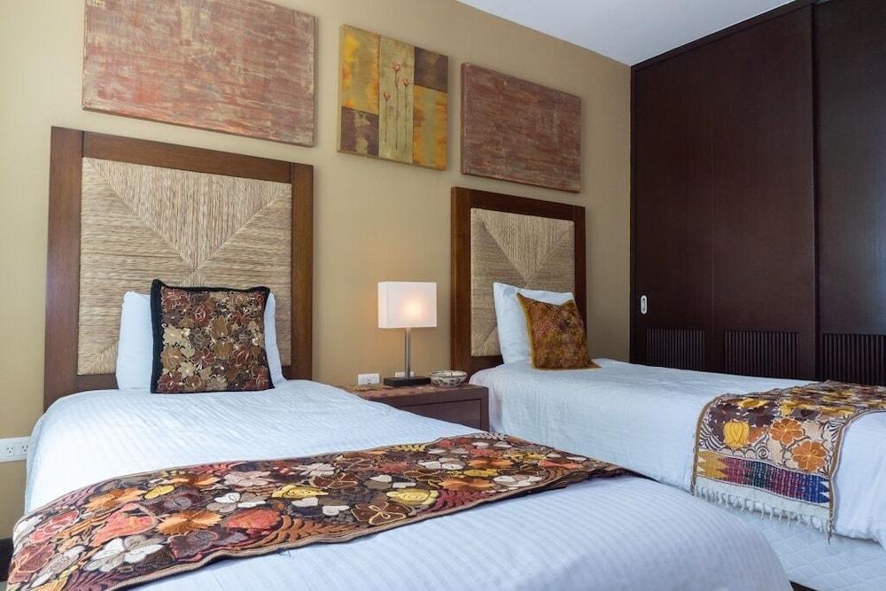 Casa Soleada 2 Bedroom Condo by RedAwning