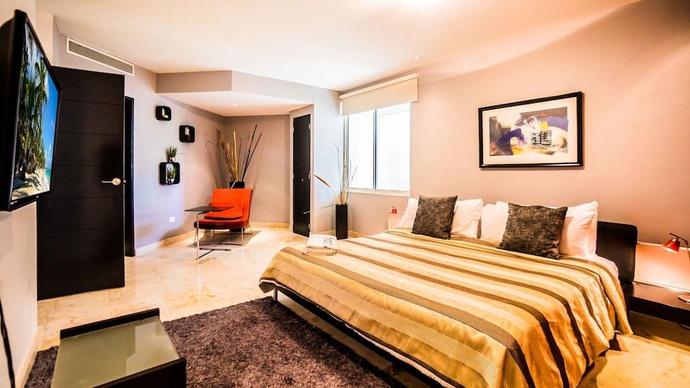 Elements 118 2 Bedroom Condo by Redawning