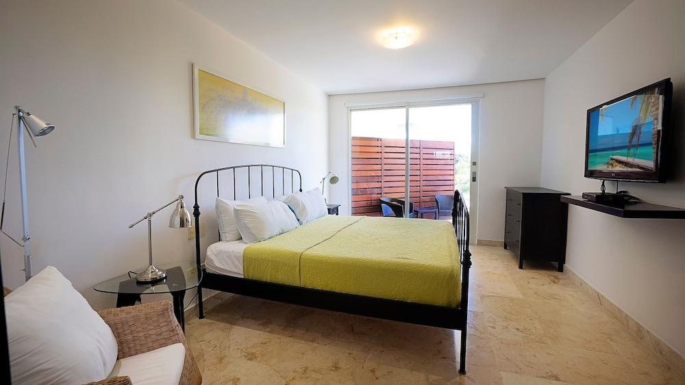 Elements 216 2 Bedroom Condo by RedAwning