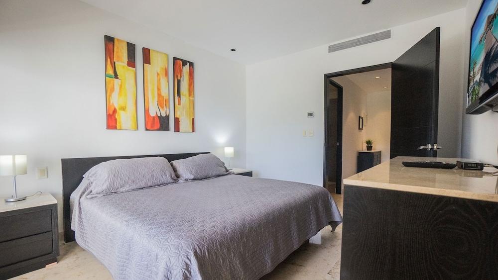 Elements 220 2 Bedroom Condo by RedAwning