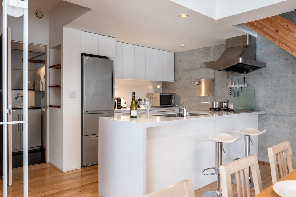 Kitanishi 2 by H2 Life