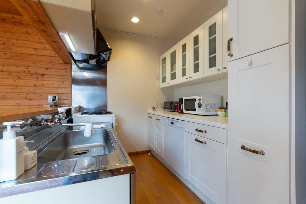 Powder Cottage by Hokkaido Tracks