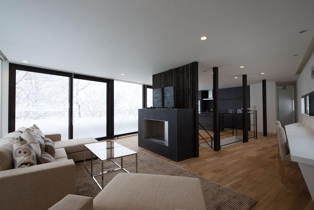 Kawasemi by Hokkaido Tracks