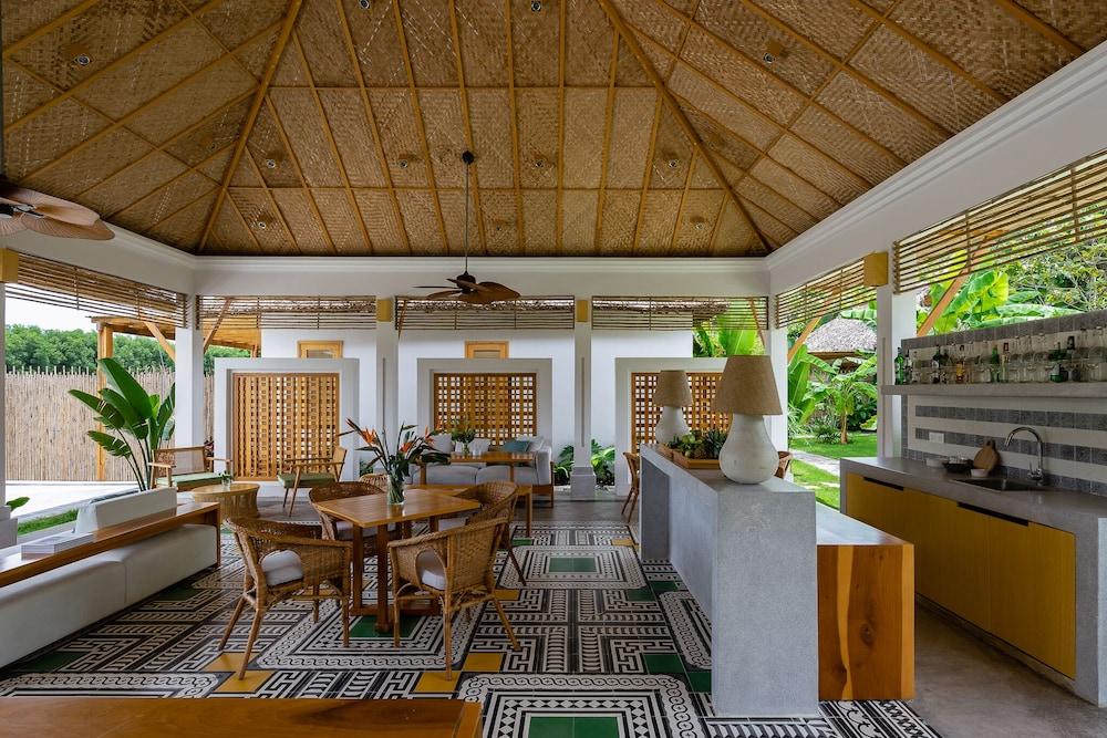 Chibu Riverside Cottages and Dorm