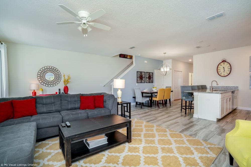 Stunning Lakeview Townhome w/ Private Pool!