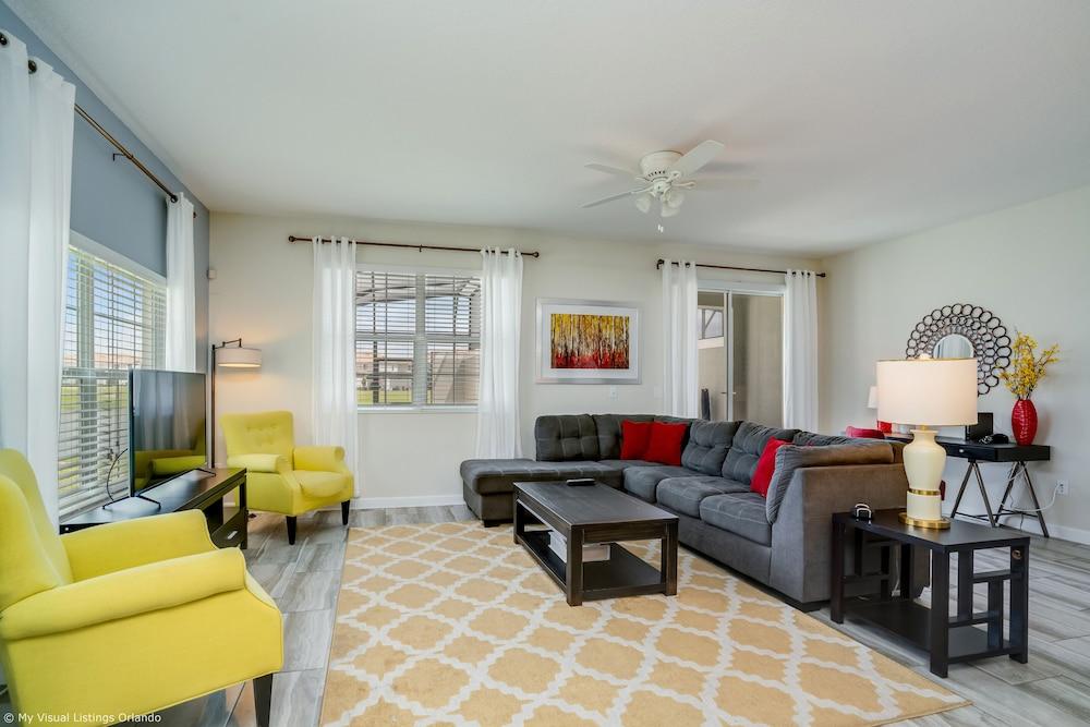 Stunning Lakeview Townhome w/ Private Pool!