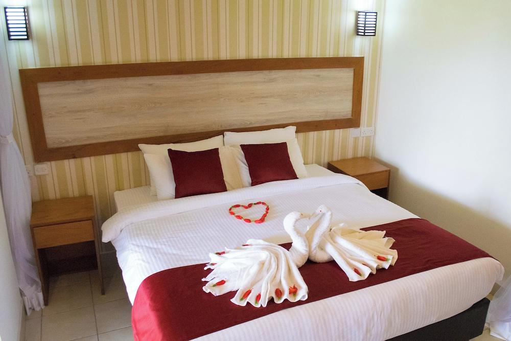 Starling Bird Resort