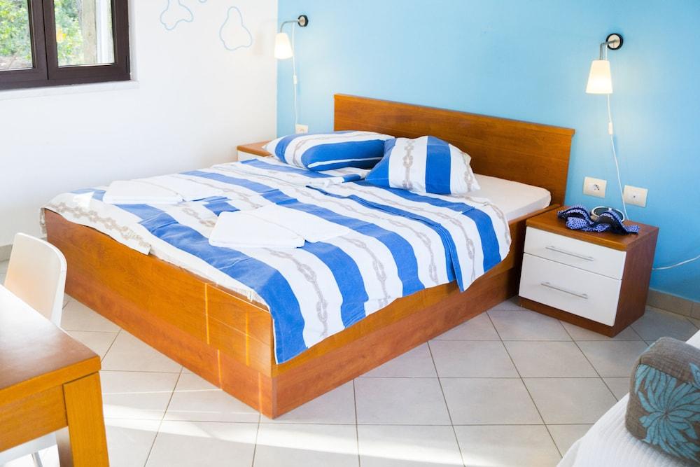 Victorious VIScovery Red